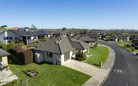 Apārangi Village