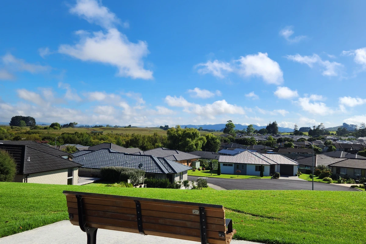 Apārangi Village